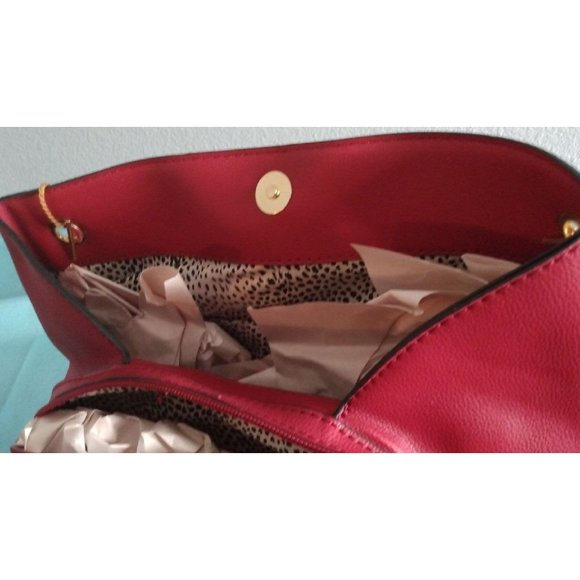 CLOSET CLEAR-OUT! Mathew + Julian Red Triple Entry Bag with Chain Strap - Picture 9 of 12
